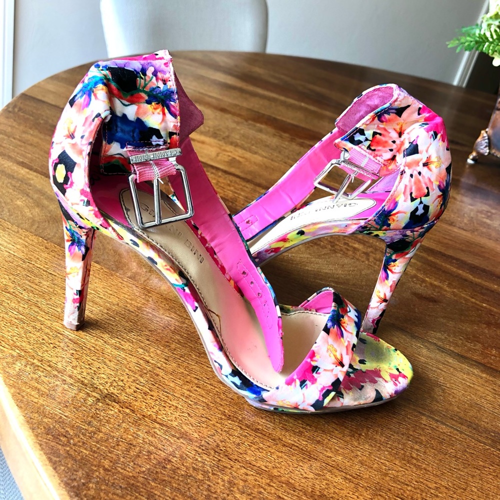 GIANNI BINI Floral Heels! 7.5!!!!❤️❤️❤️